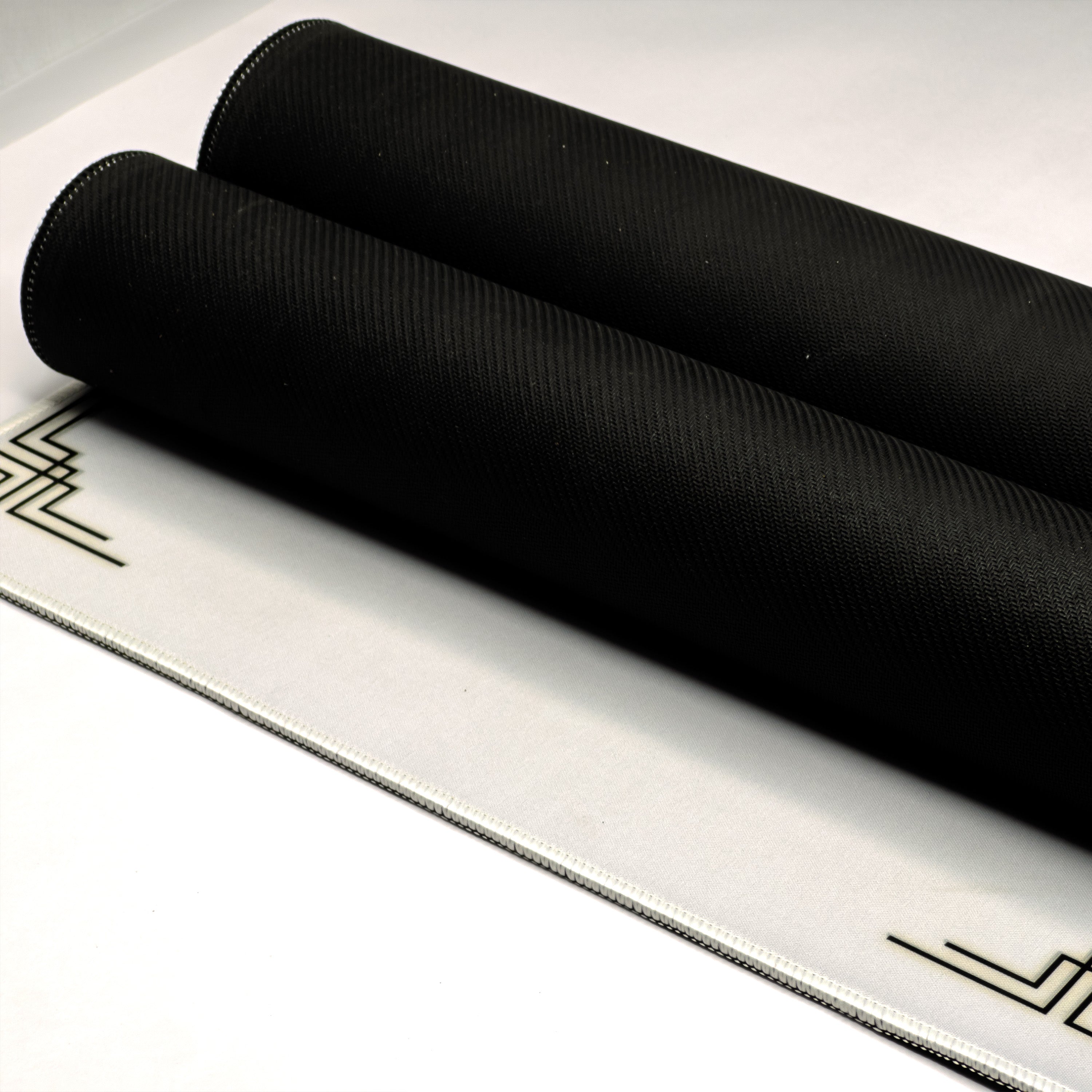 Crimson Fade – ZEROFANG Deskmat